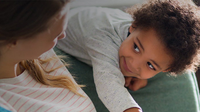 Nettoyer canap&eacute; en tissu