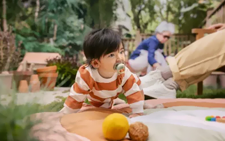 Tips om je baby zelf in slaap te laten vallen